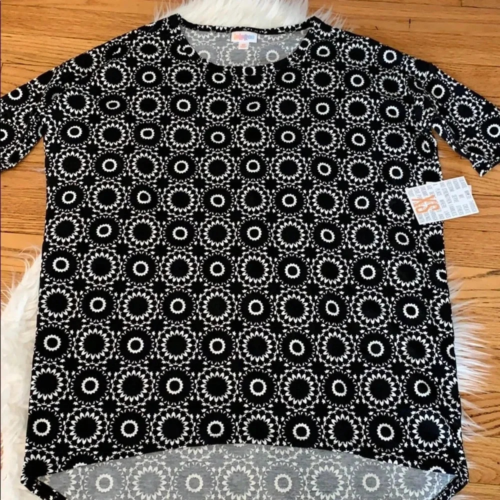 ❤️ FINAL PRICE ❤️ NWT! Lularoe Irma black & white XS